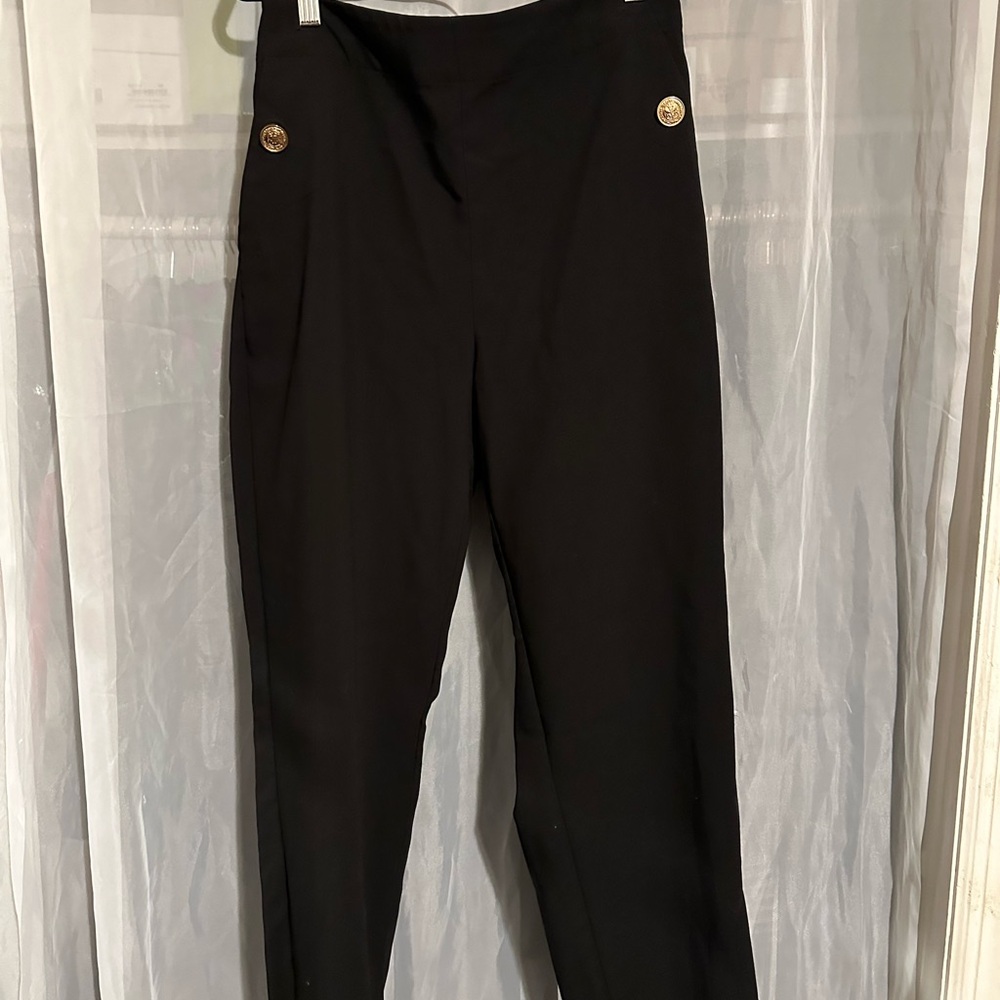 Zara Black and Gold Ankle Cropped Pants